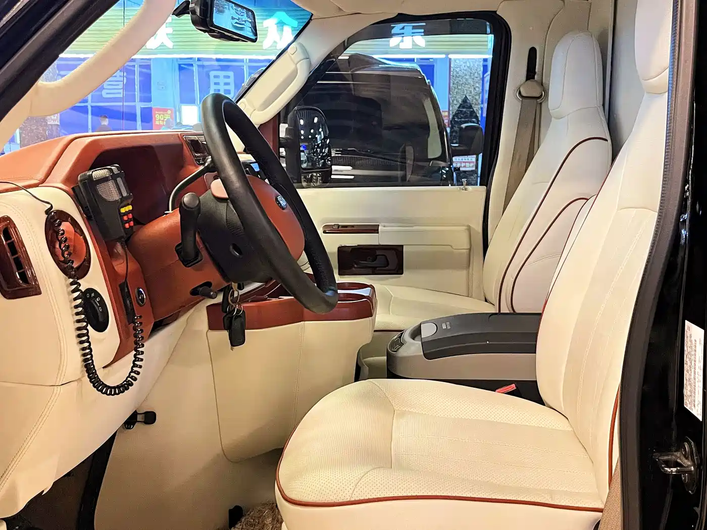 Ford E350 2013 2011 5.4L Standard Yacht Edition