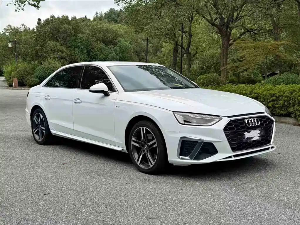 Audi A4L 2020 40 TFSI Fashion Dynamic Edition фото 3