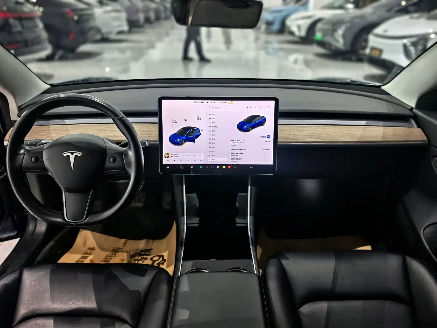 TESLA MODEL 3