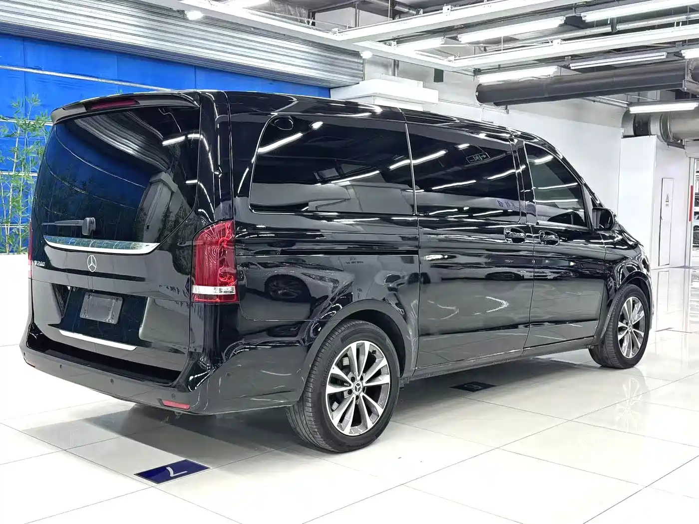Mercedes-Benz V-Class 2020 V 260 Navigator Edition фото 4