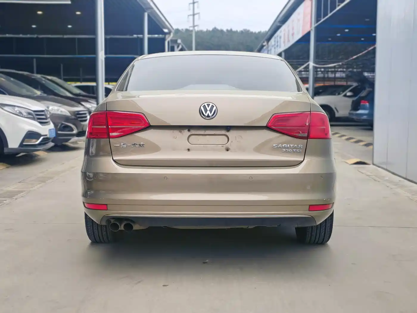 Volkswagen Sagitar 2015 230TSI Automatic Comfort фото 3
