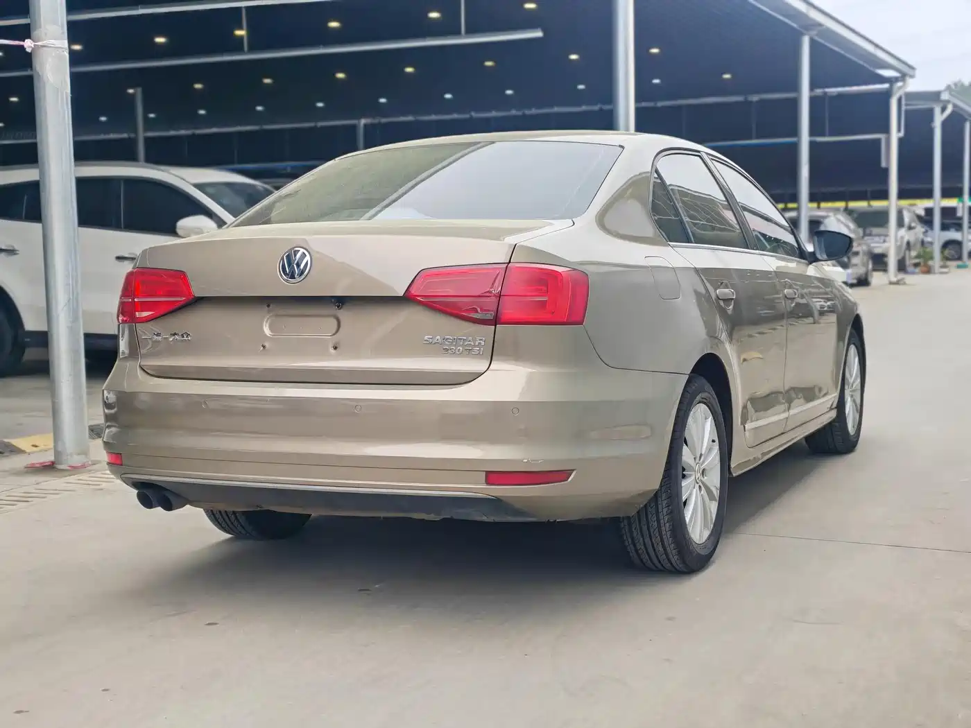 Volkswagen Sagitar 2015 230TSI Automatic Comfort фото 6