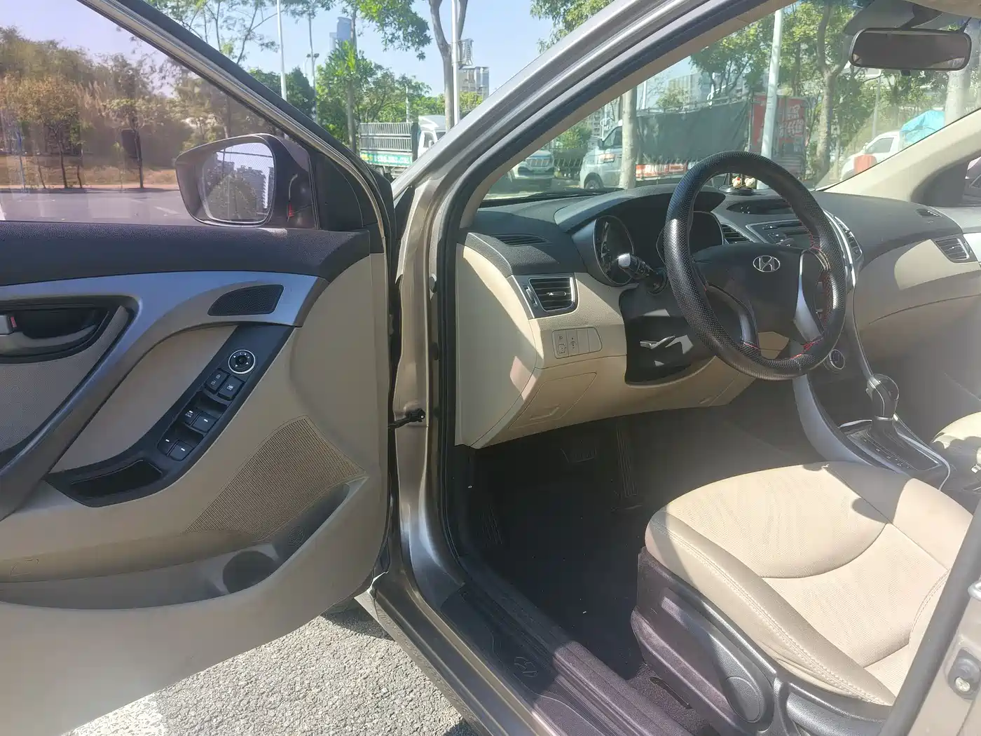 Hyundai Langdong 2016 1.6L Automatic Smart Edition фото 7