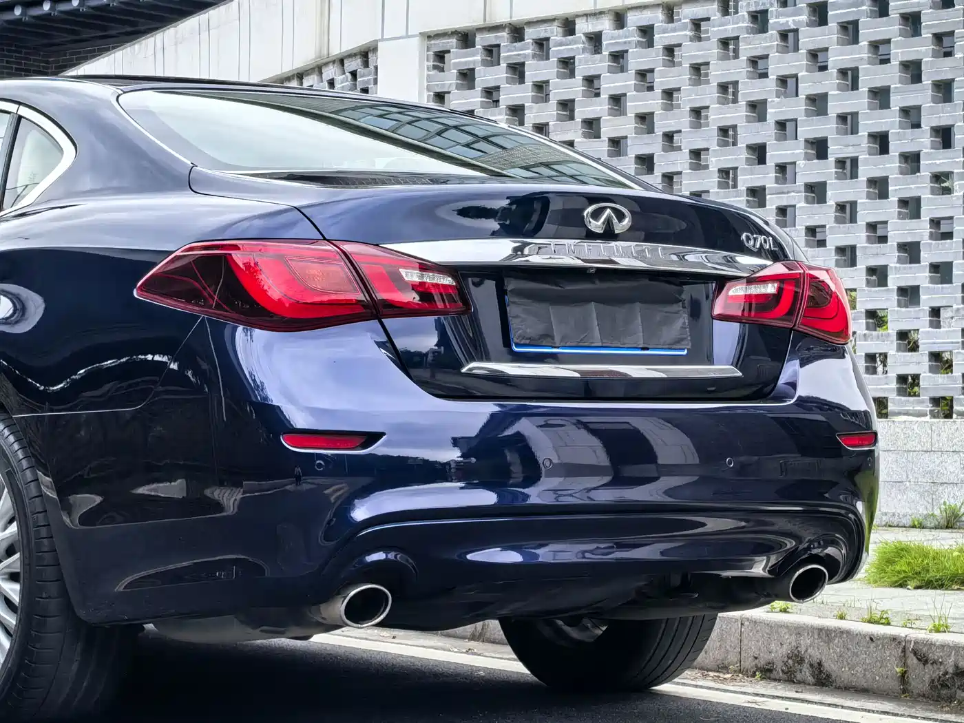 Infiniti Q70 2015 Q70L 2.5L Enjoyment Edition фото 16