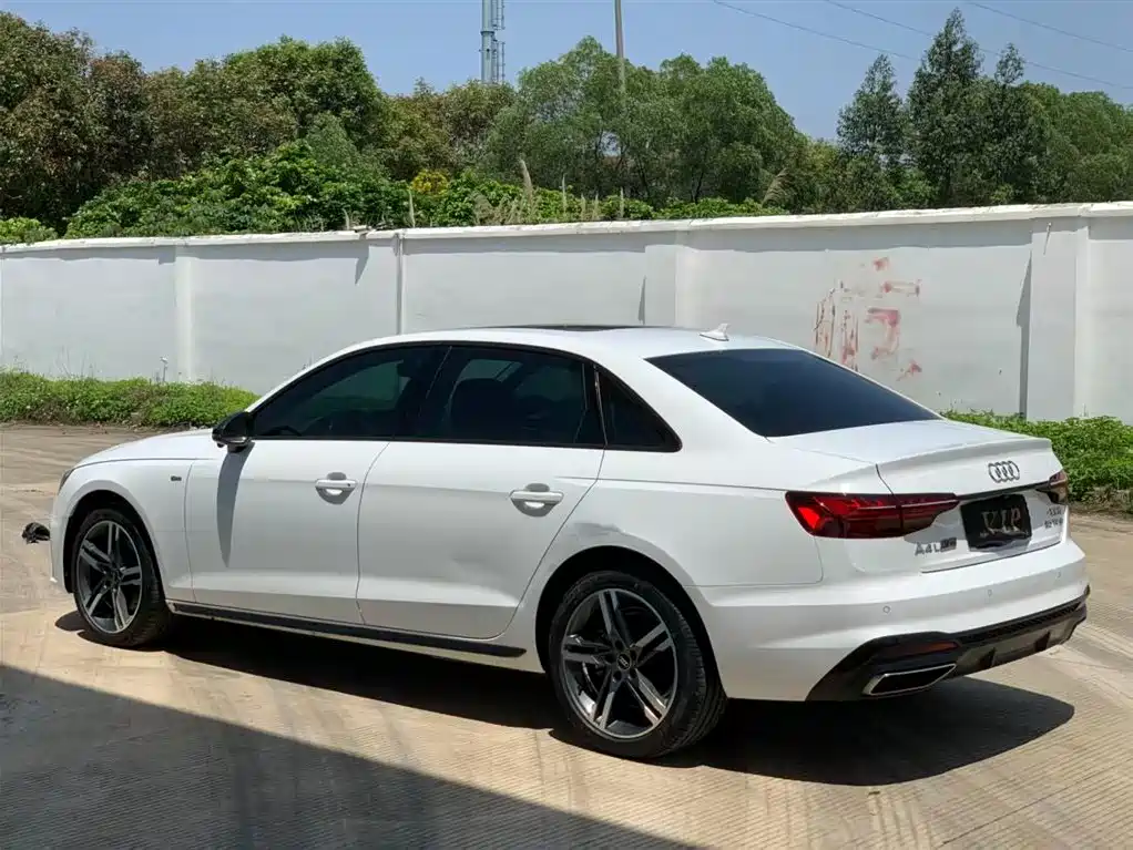 Audi A4L 2022 40 TFSI Luxury Dynamic фото 8