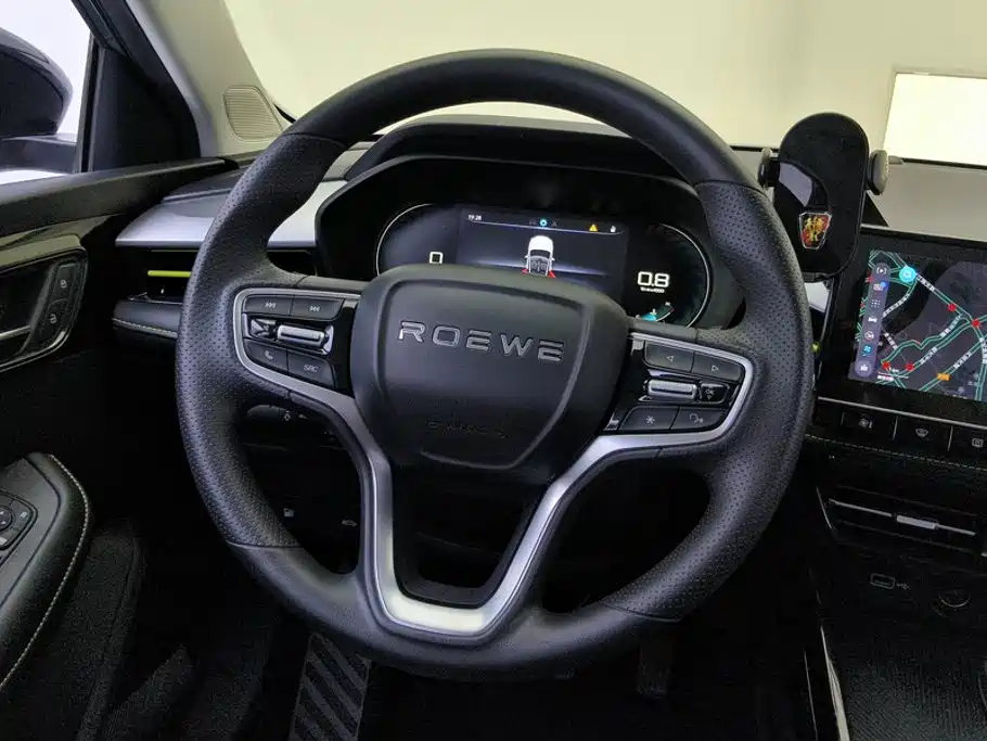 Фото 15 - Roewe i5
