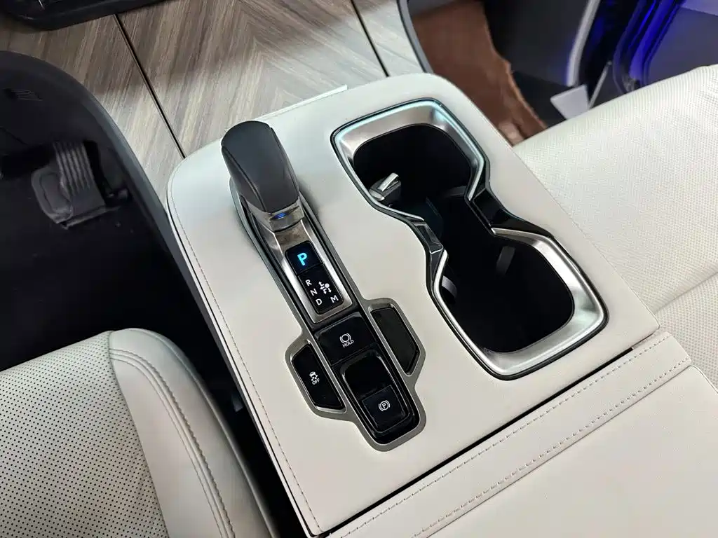 Lexus LM 2024 2023 500h 6-Seater Prestige Edition
