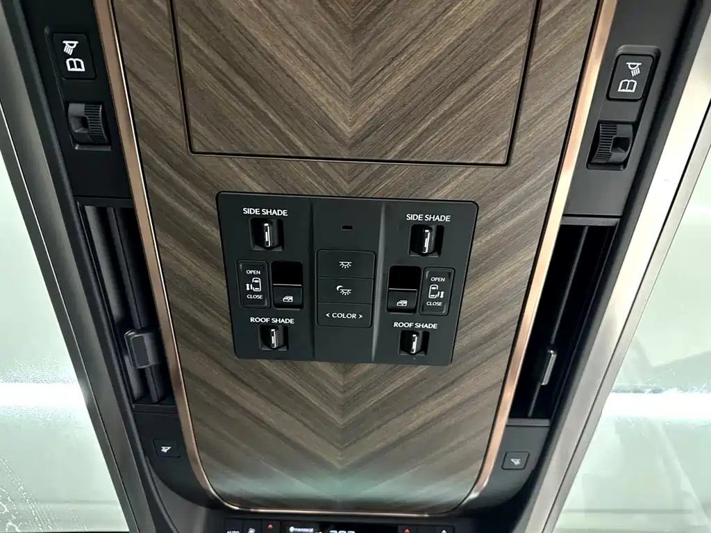 Lexus LM 2024 2023 500h 6-Seater Prestige Edition