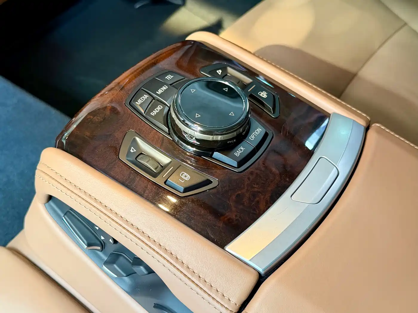 BMW 7 Series 2013 Model 760Li фото 32