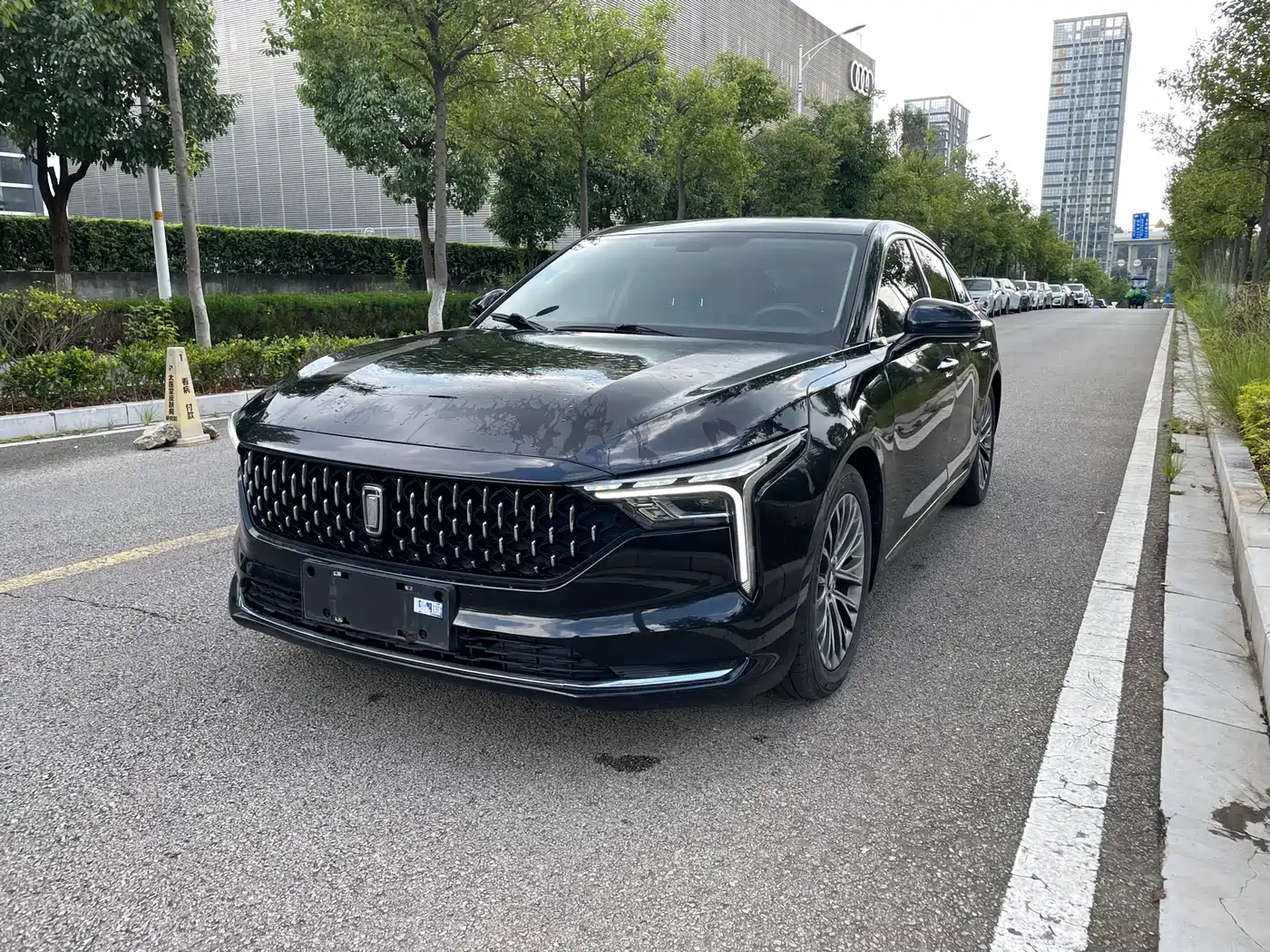 Photo 1 - Besturn B70