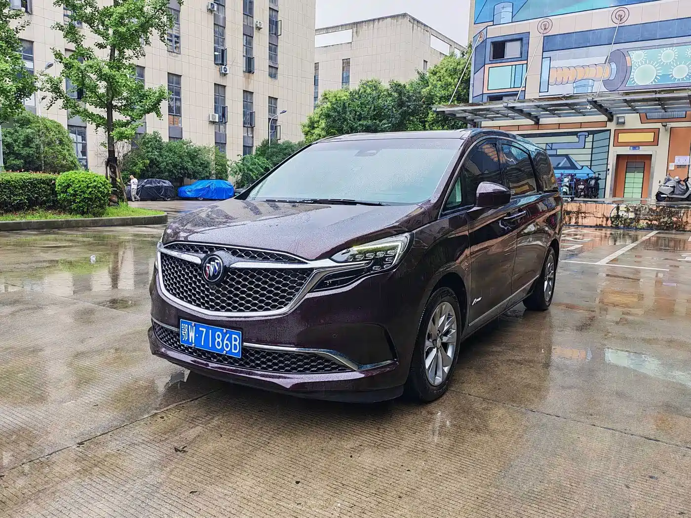 Фото 1 - Buick GL8