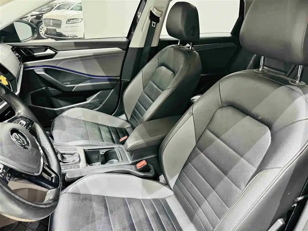 Volkswagen Sagitar 2021 280TSI DSG 30th Anniversary Edition фото 12