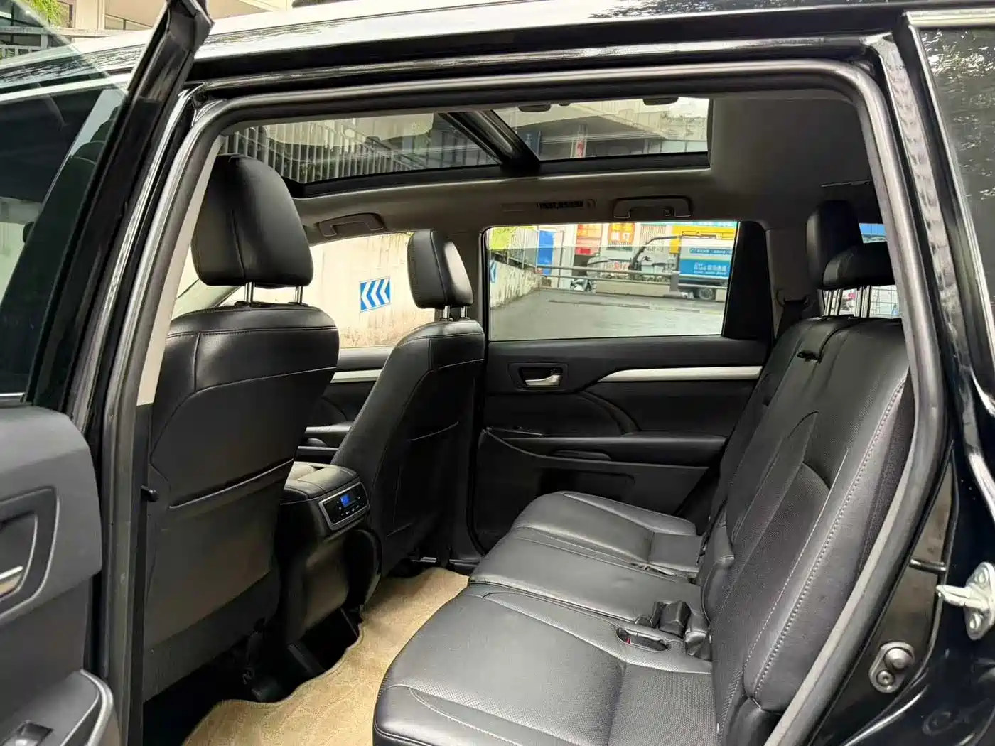 Toyota Highlander 2015 2.0T FWD Luxury Edition 7-seater фото 6