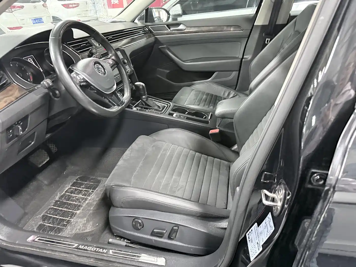 Volkswagen Magotan 2018 330TSI DSG Luxury фото 10