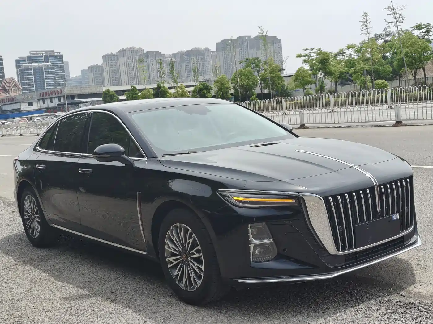 Hongqi H5 2023 1.5T DCT Smart Connect Joy Edition фото 3