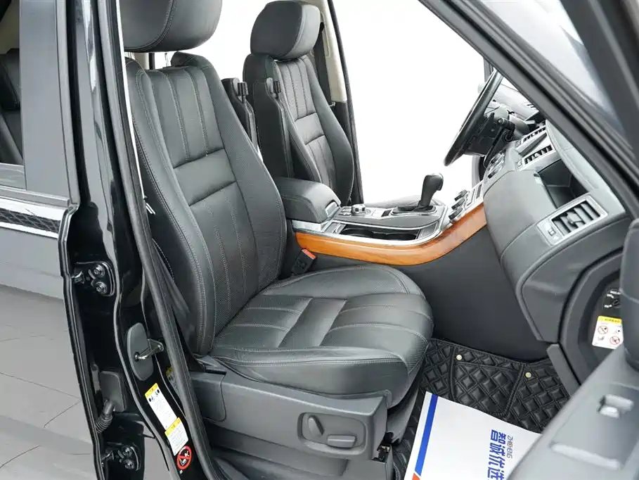 Фото 30 - Land Rover Range Rover Sport