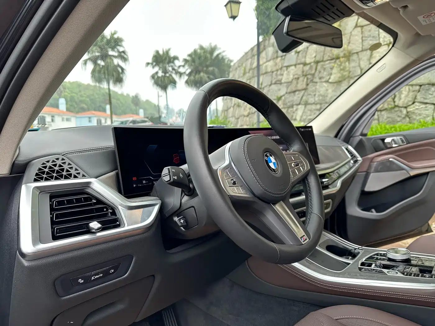 BMW X5 2025 Model xDrive 30Li Exclusive M Sport Blackout Package фото 7