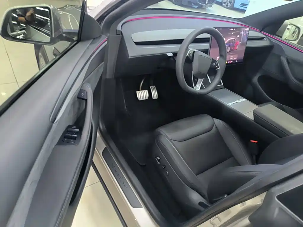 Tesla Model Y L 2026 2025 Facelift Long Range AWD