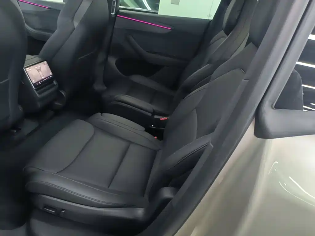 Tesla Model Y L 2026 2025 Facelift Long Range AWD