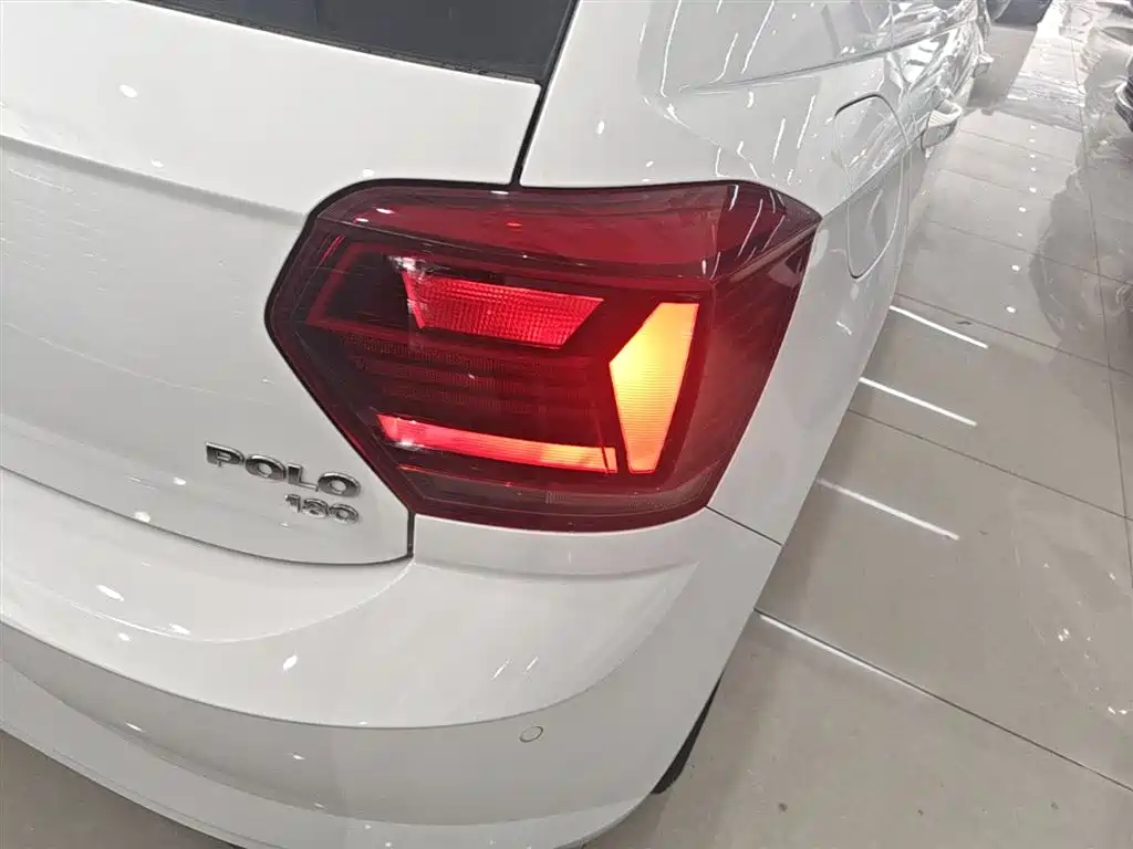 Volkswagen Polo 2019 Plus 1.5L Automatic Colorful Tech Edition фото 8
