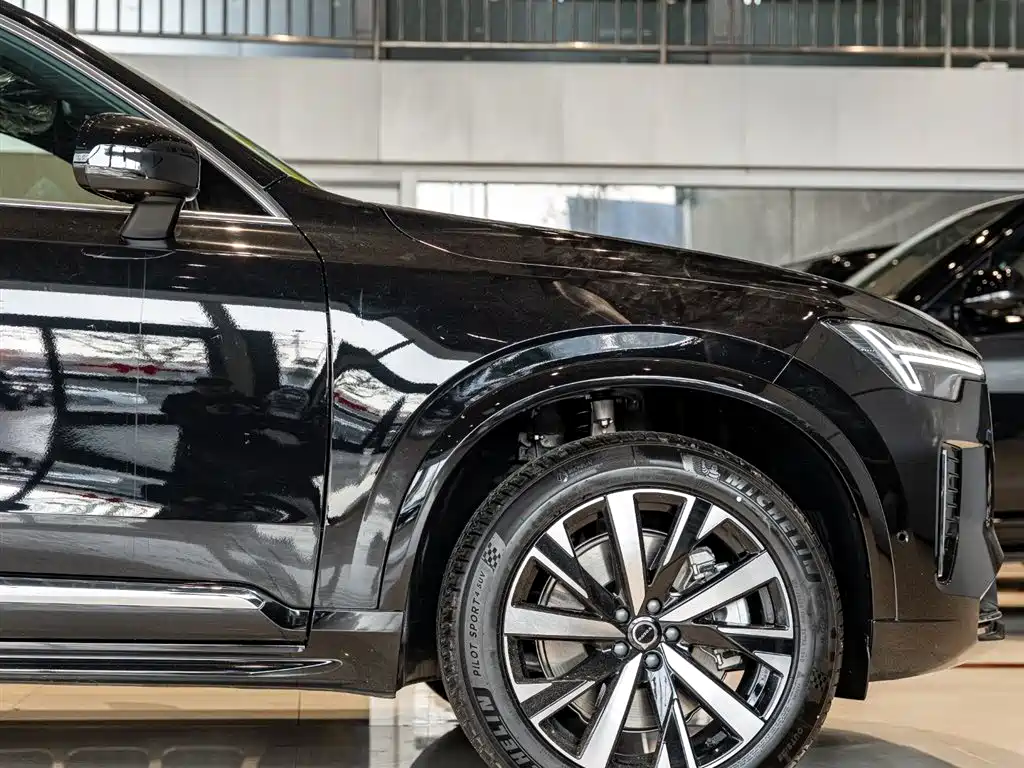 VOLVO XC90 PLUG IN HYBRID