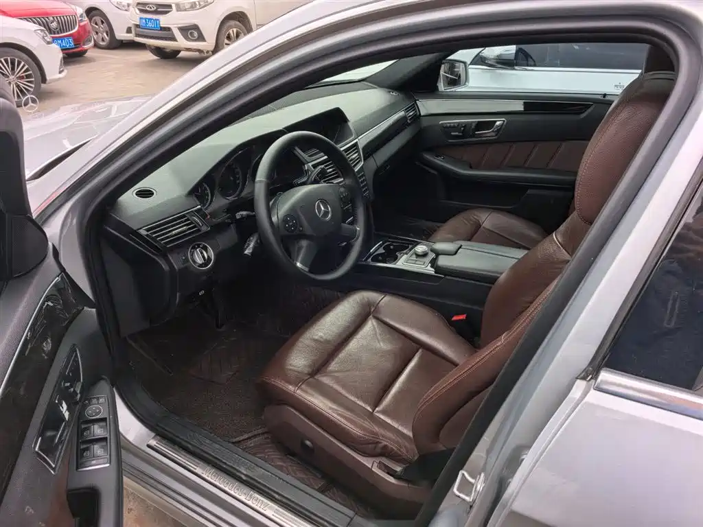 Mercedes-Benz E-Class 2013 E 300 L Fashion фото 8