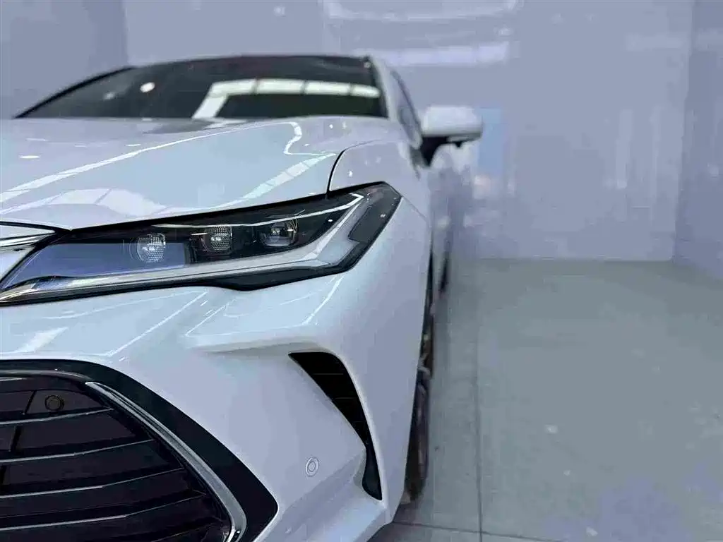 Toyota Avalon 2023 2.0L Luxury Edition фото 7