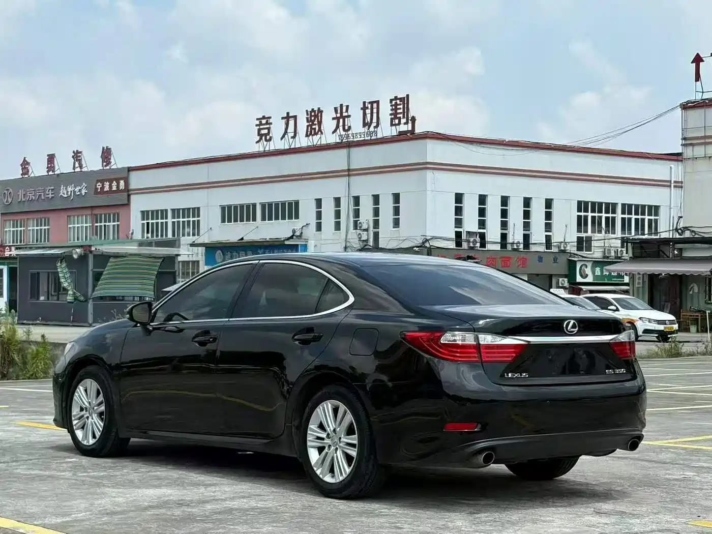 Фото 7 - Lexus ES