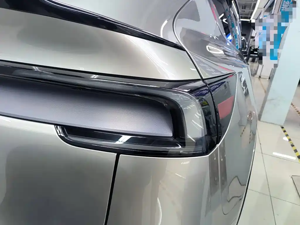 Tesla Model Y L 2026 2025 Facelift Long Range AWD