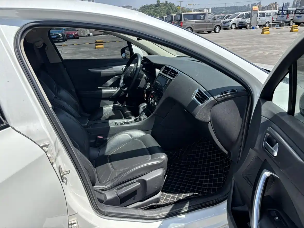 DS 5LS 2014 2014 1.6T Elegance THP160