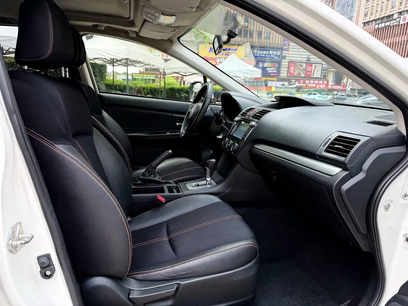 Subaru XV 2012 2.0i Luxury Edition фото 10