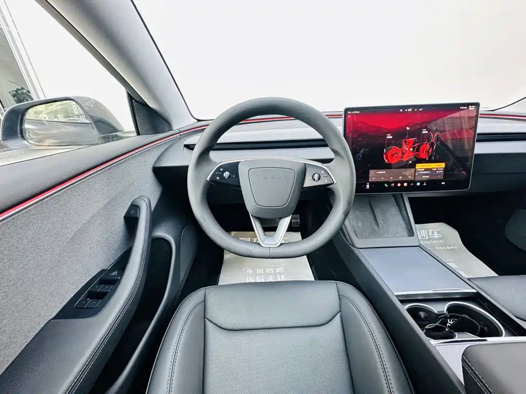 Tesla Model 3 2026 2025 Model Year Facelift Rear-Wheel Drive