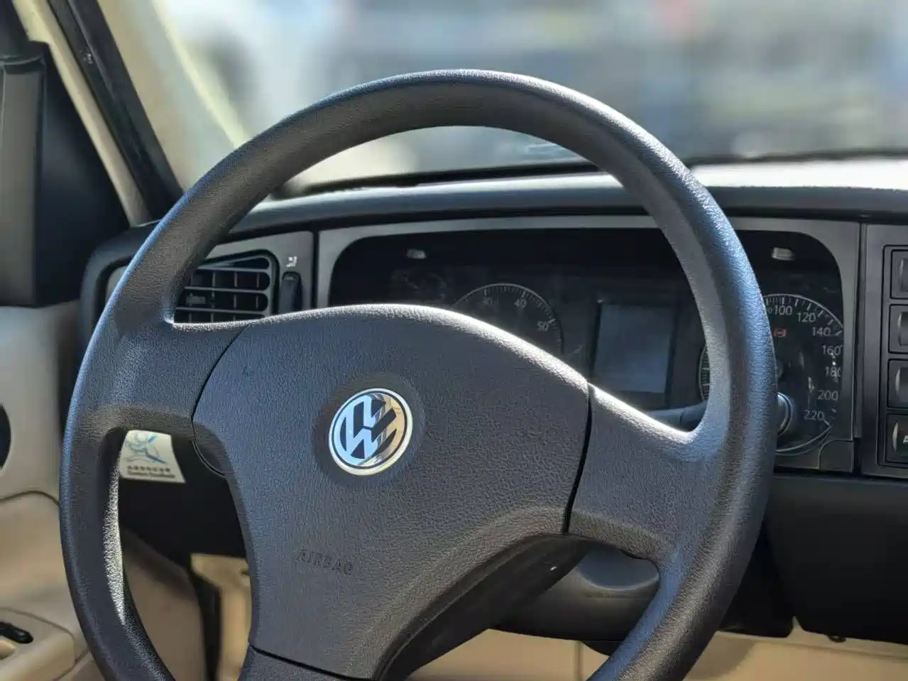 Volkswagen Jetta 2012 1.6L Avant-garde фото 8