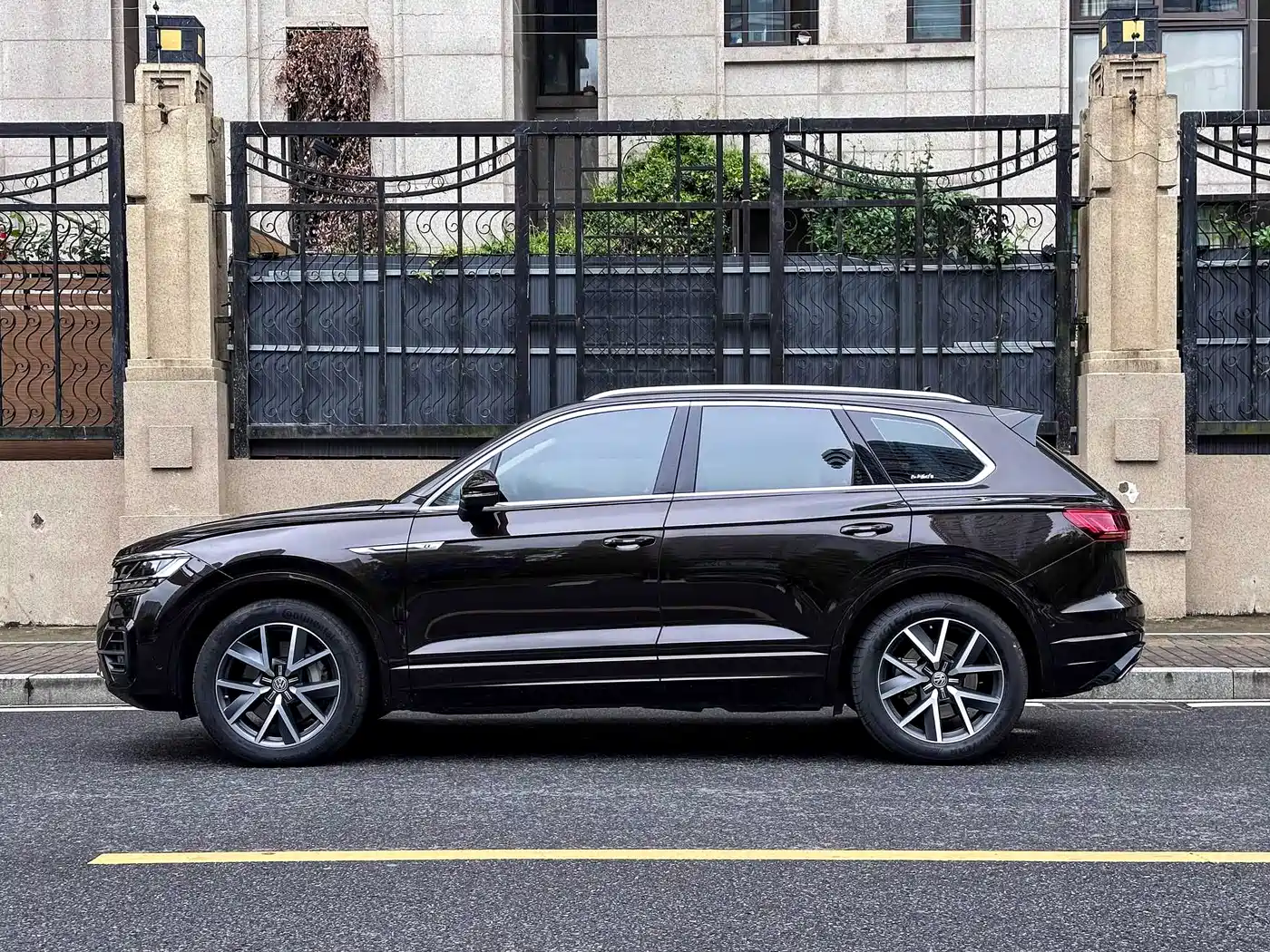 VOLKSWAGEN TOUAREG