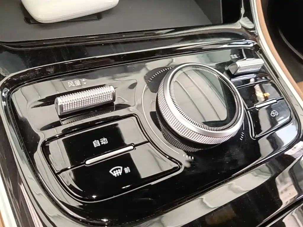 Geely Galaxy Galaxy A7 2025 EM-i 150km Premium Edition фото 14