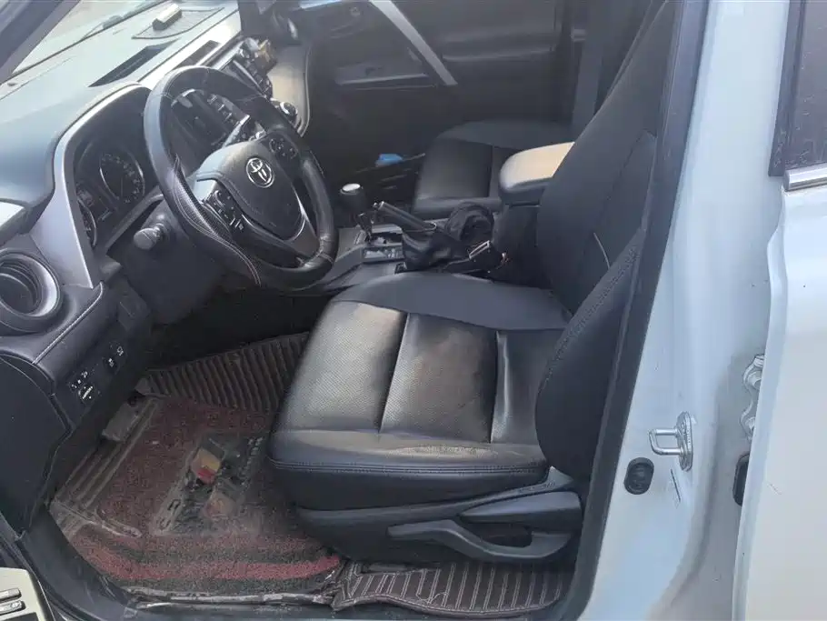 Toyota RAV4 Rongfang 2019 2.0L CVT 2WD Trend X Limited Edition China V фото 9