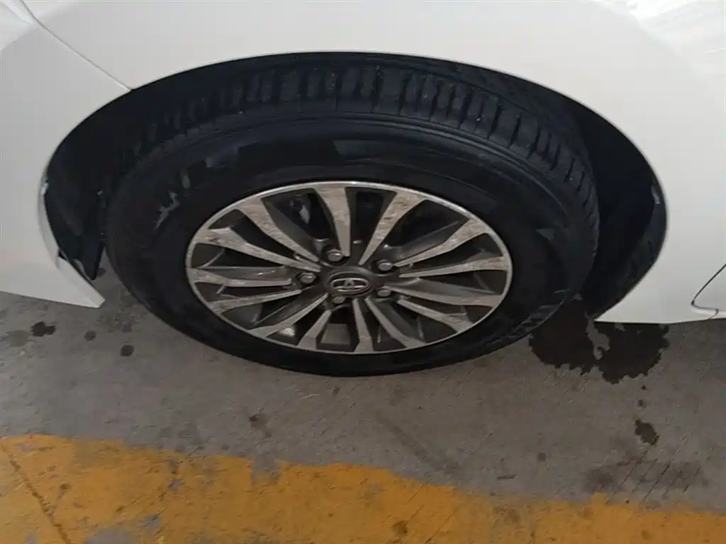 Toyota Corolla 2017 Facelift 1.2T S-CVT GL фото 23
