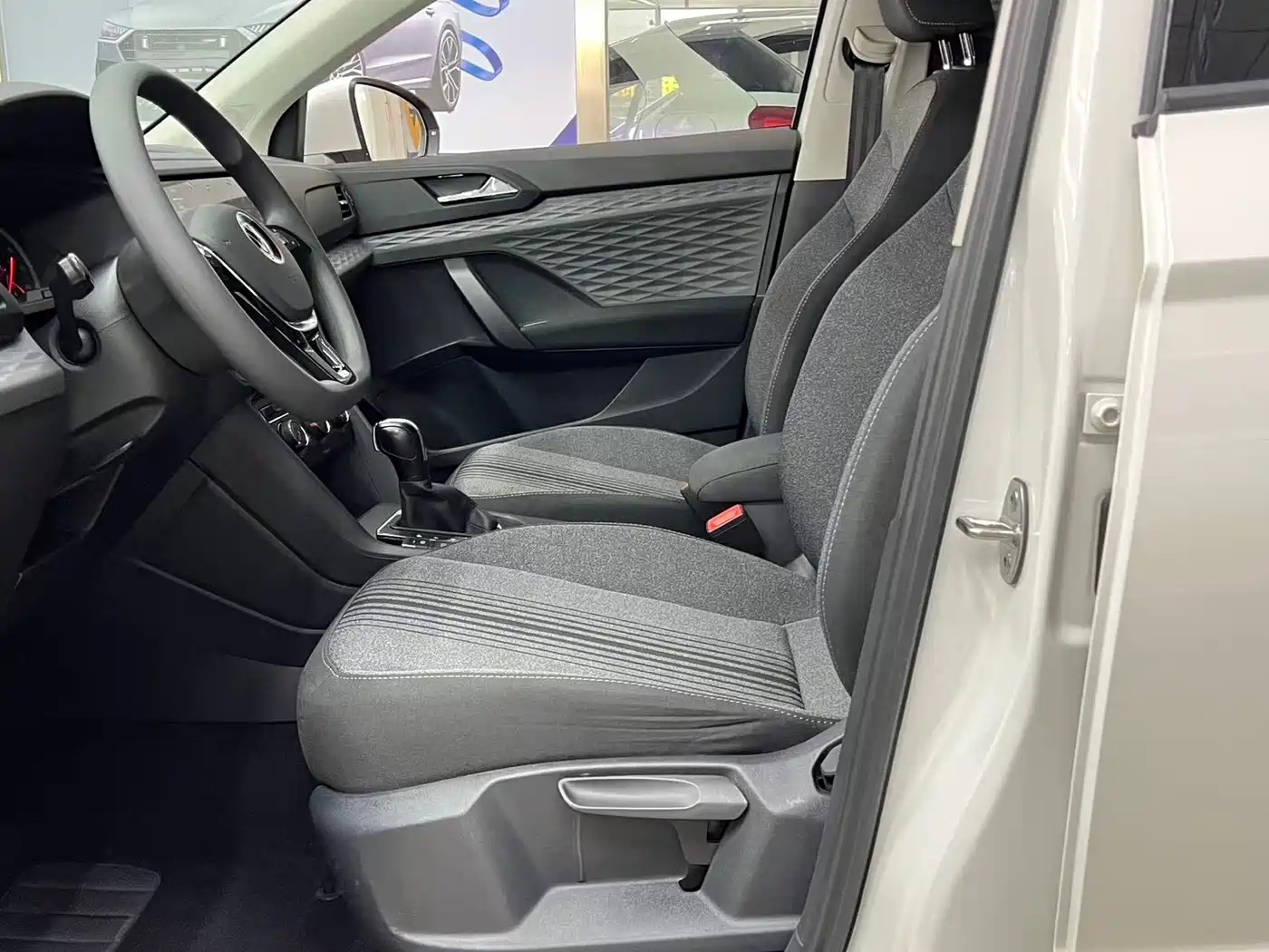 Volkswagen Tharu 2021 Model 280TSI 2WD Trend Edition фото 13