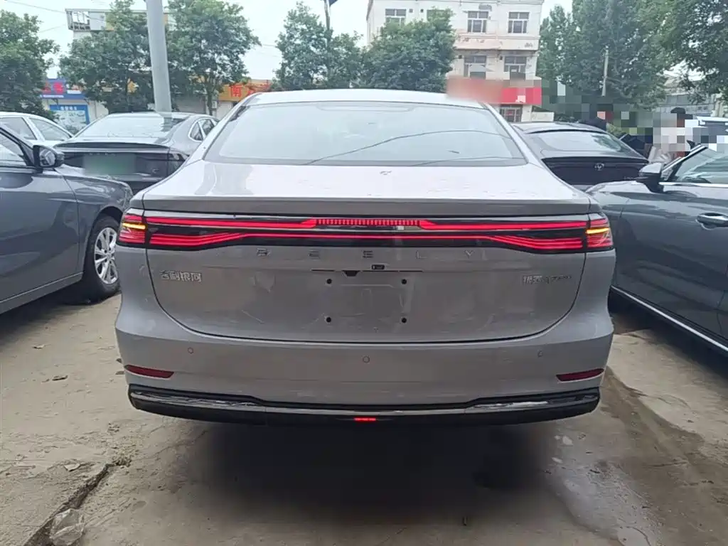 Geely Galaxy Galaxy A7 2025 EM-i 150km Premium Edition фото 6