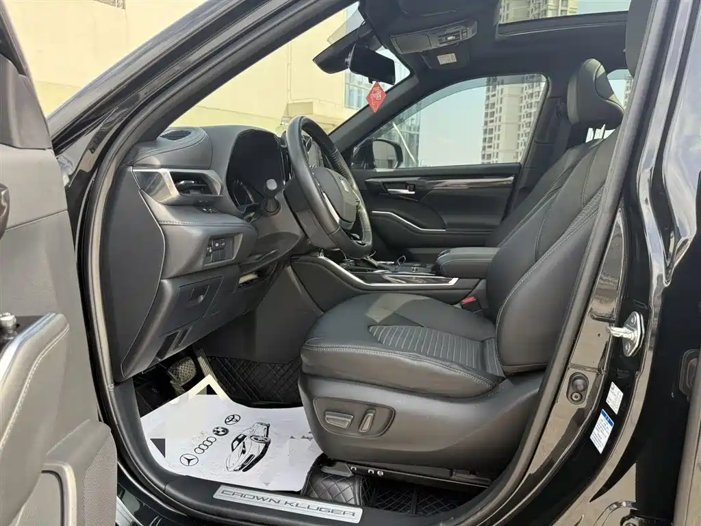 Toyota Crown Kluger 2021 2.5L HEV 4WD Luxury фото 11