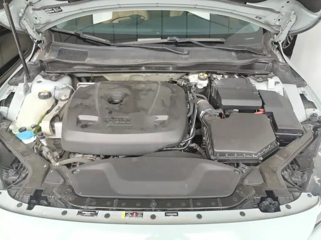 Фото 20 - Volvo V40