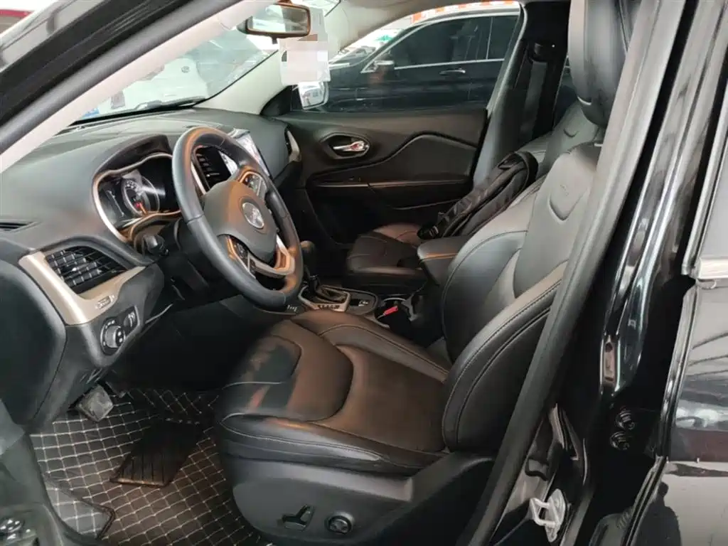 Jeep Cherokee 2018 2017 2.4L Professional Edition