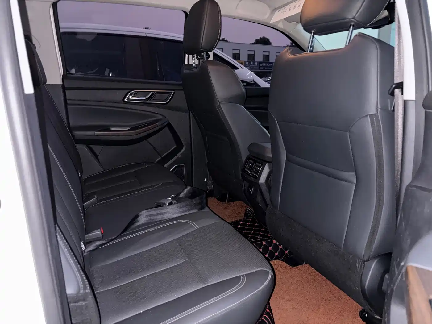 Jiangling Yuhu 9 2020 2019 2.0T Manual Gasoline 4WD Comfort