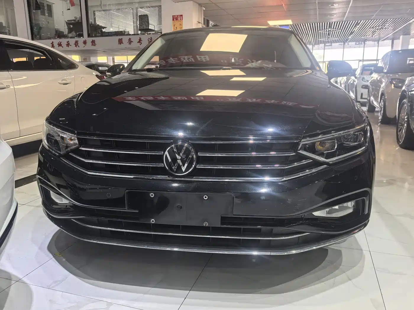 Volkswagen Magotan 2020 330TSI DSG Luxury фото 3