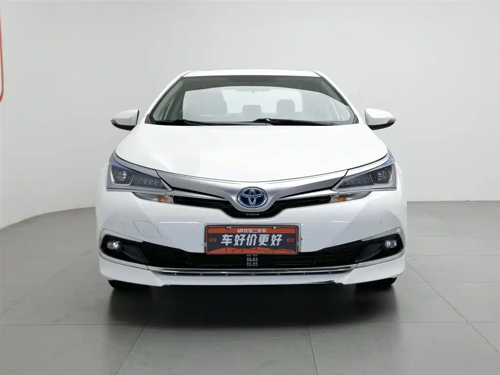 Toyota Corolla 2017 Facelift Hybrid 1.8L E-CVT Elite Edition фото 3