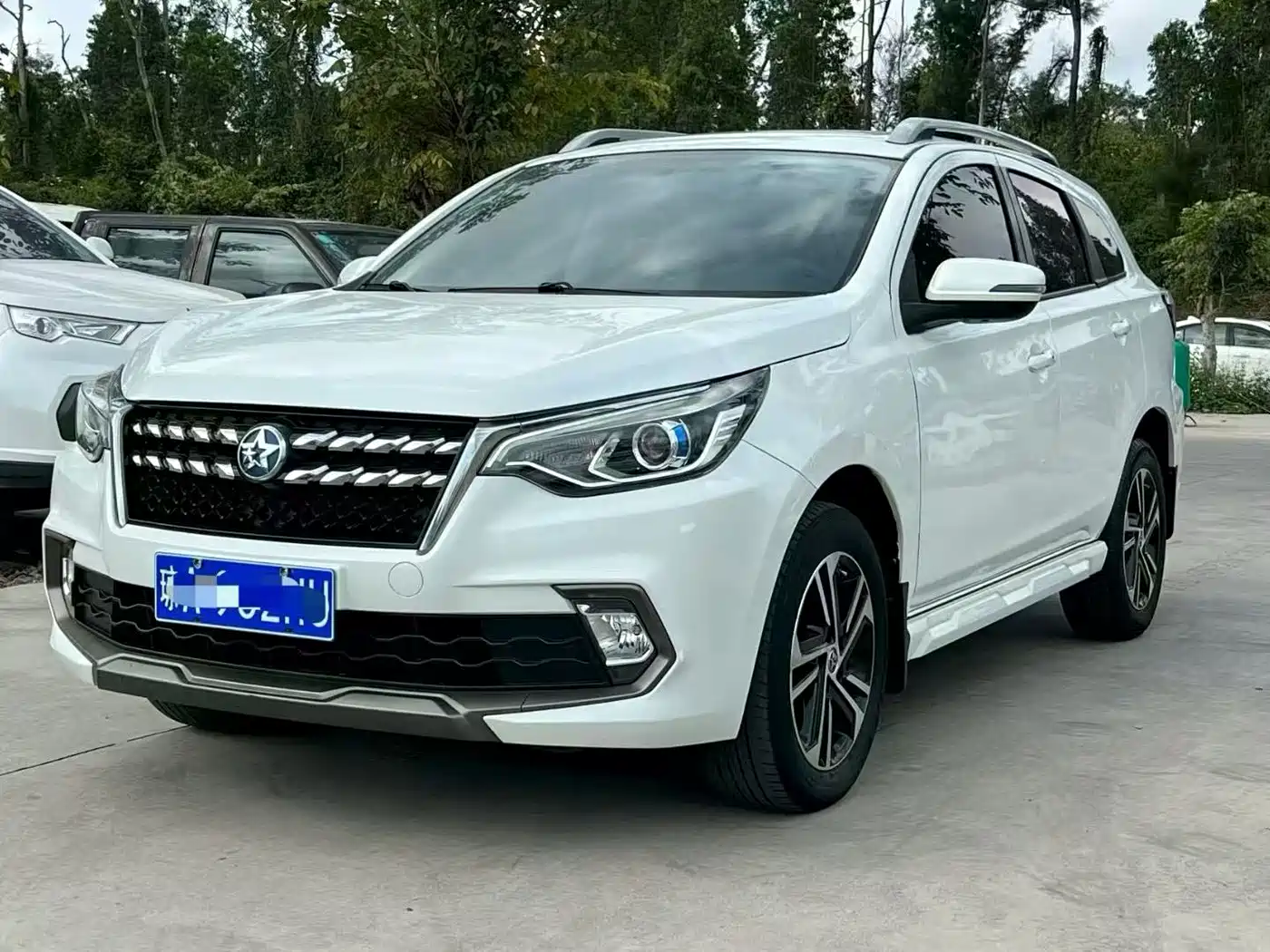 2018 Venucia T70