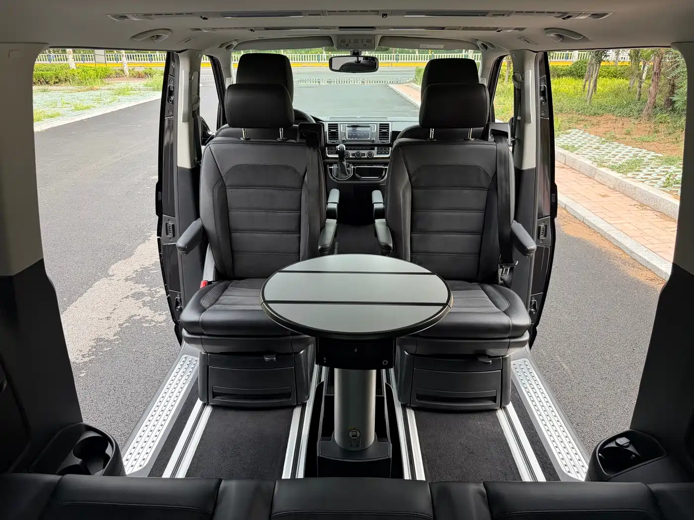 Volkswagen Multivan 2019 2018 2.0TSI 4WD Explorer Edition 7-Seater