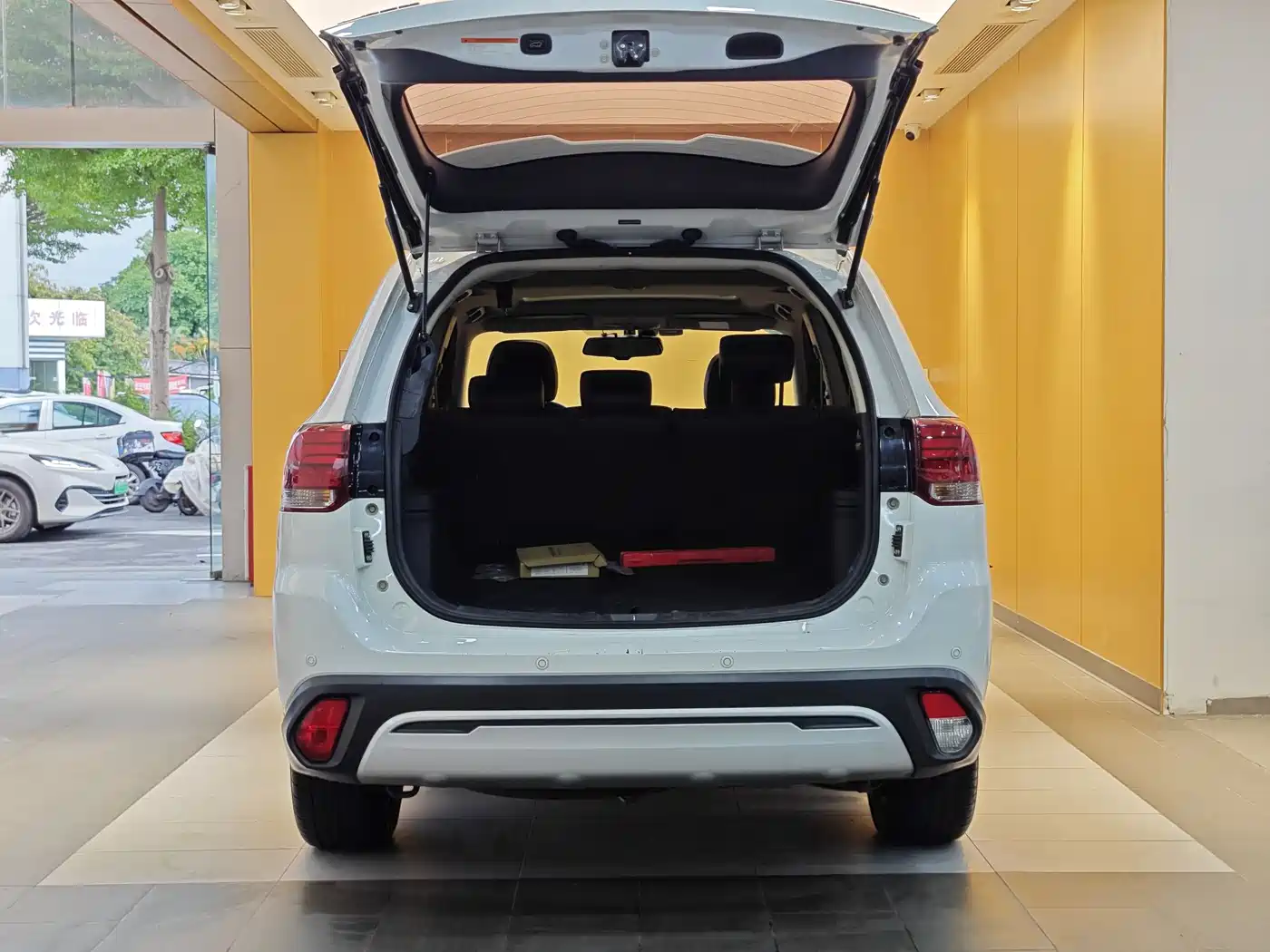 Mitsubishi Outlander 2019 2.4L 4WD Deluxe Edition 5-Seater China VI фото 29