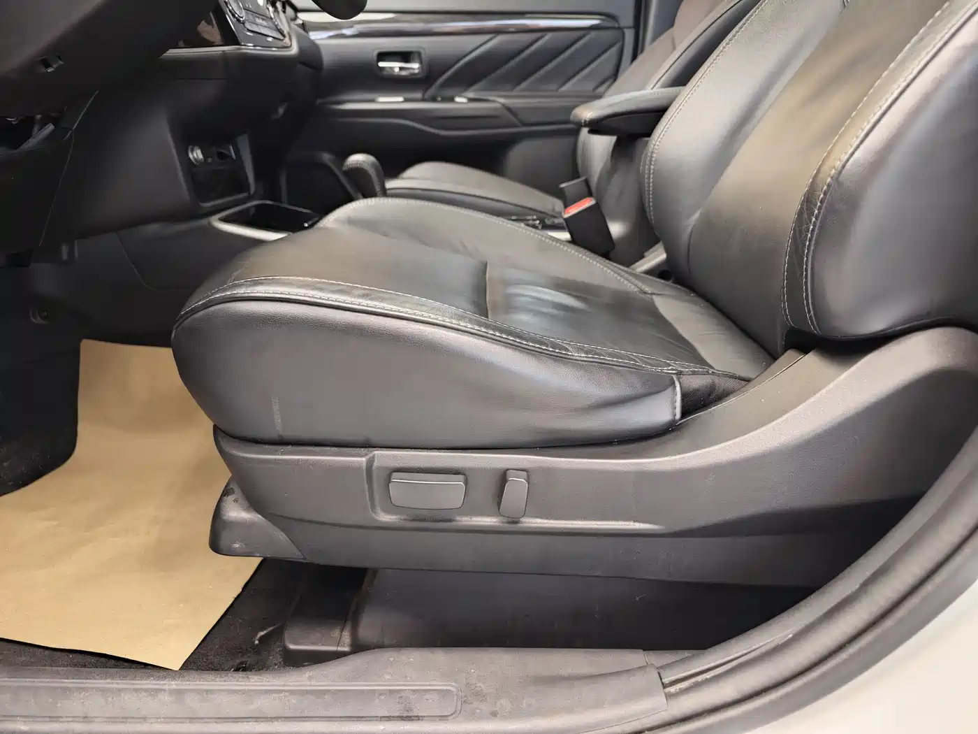 Mitsubishi Outlander 2019 2.4L 4WD Deluxe Edition 5-Seater China VI фото 11
