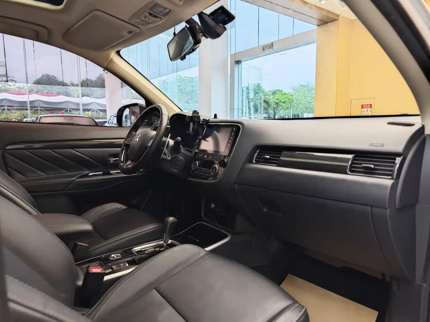 Mitsubishi Outlander 2019 2.4L 4WD Deluxe Edition 5-Seater China VI фото 33